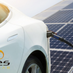 Movilidad sostenible con la instalación de cargadores. La energía solar llega hasta tu coche eléctrico.