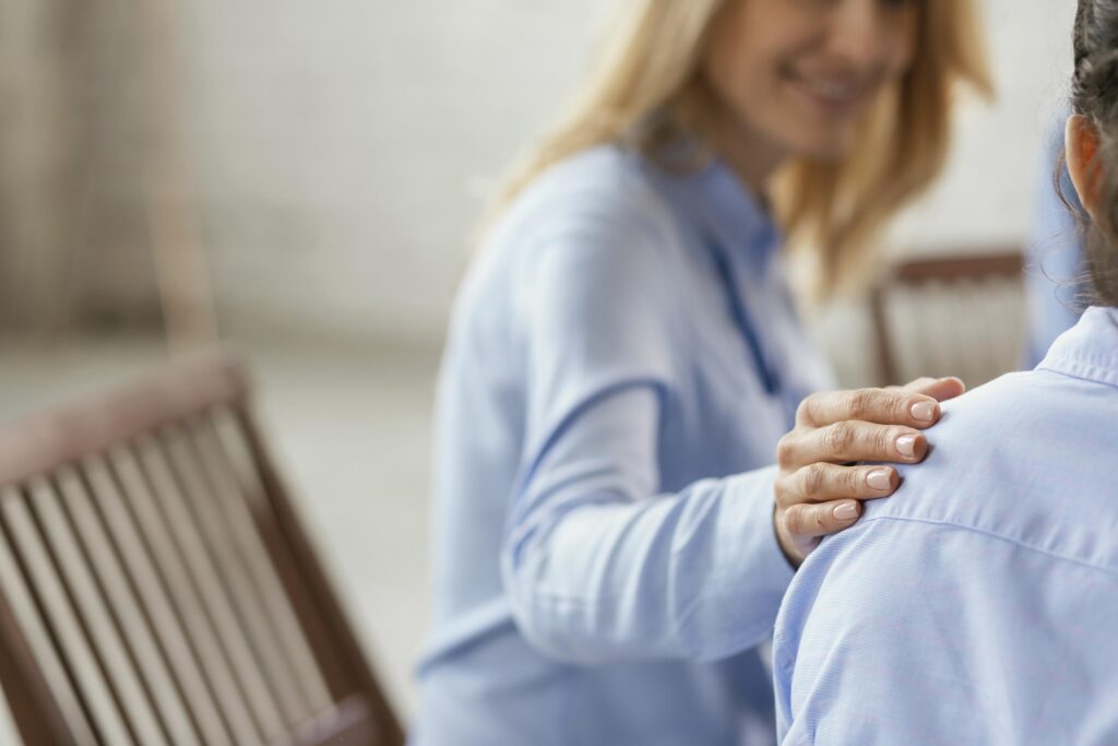 close-up-blurry-people-therapy (1)